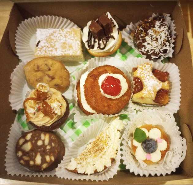 Prăjituri asortate, în cutie (5)